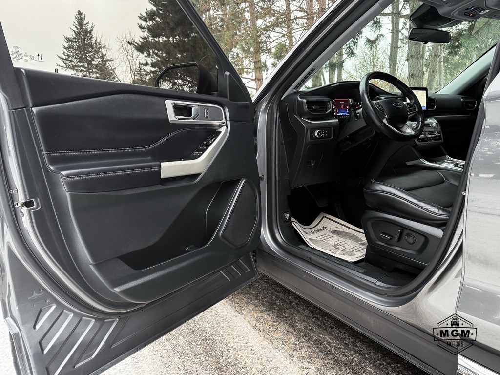 2021 Ford Explorer Image 9