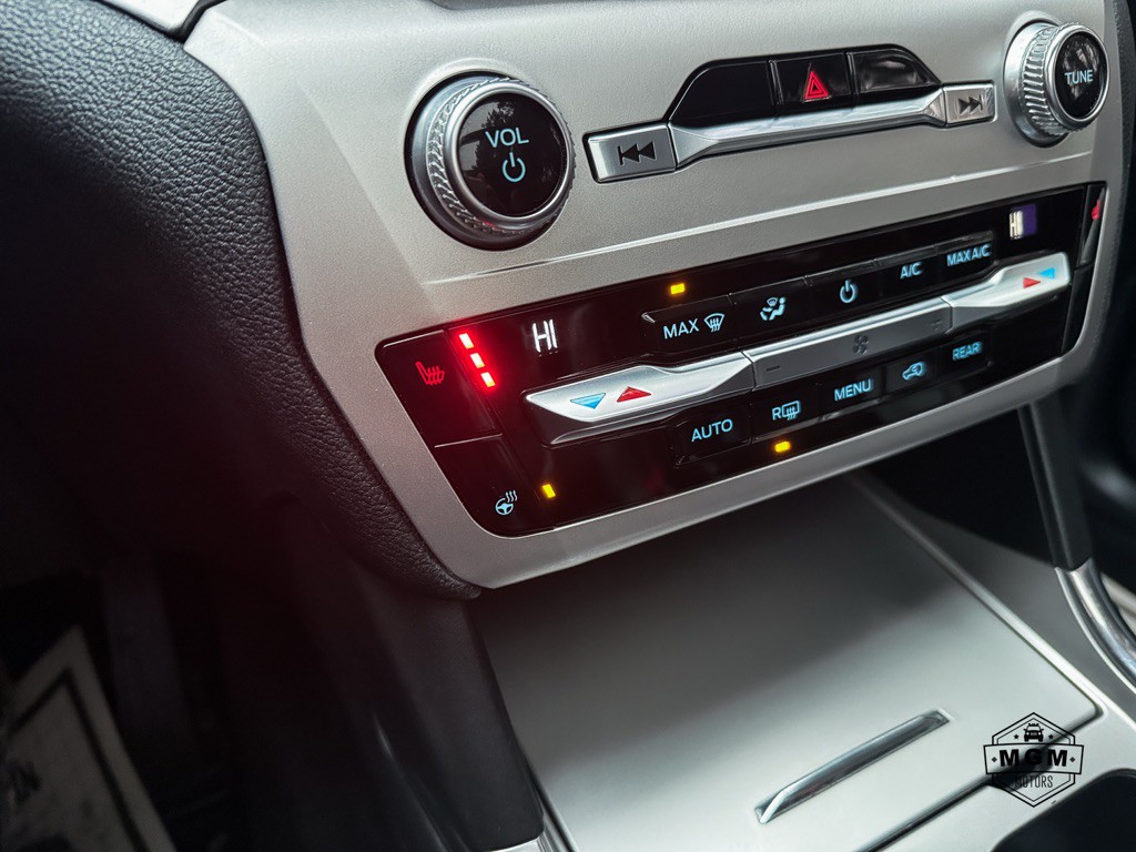 2021 Ford Explorer Image 21