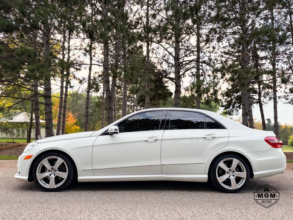 2011 Mercedes-Benz E-Class Image 2
