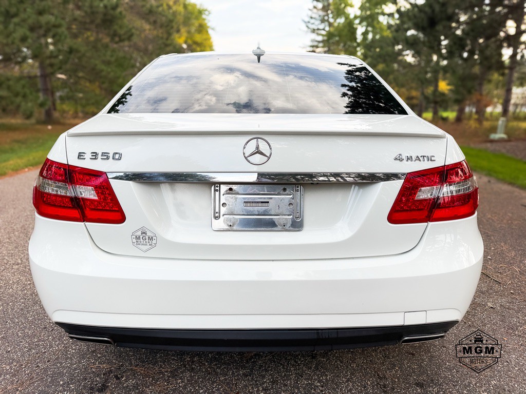 2011 Mercedes-Benz E-Class Image 4
