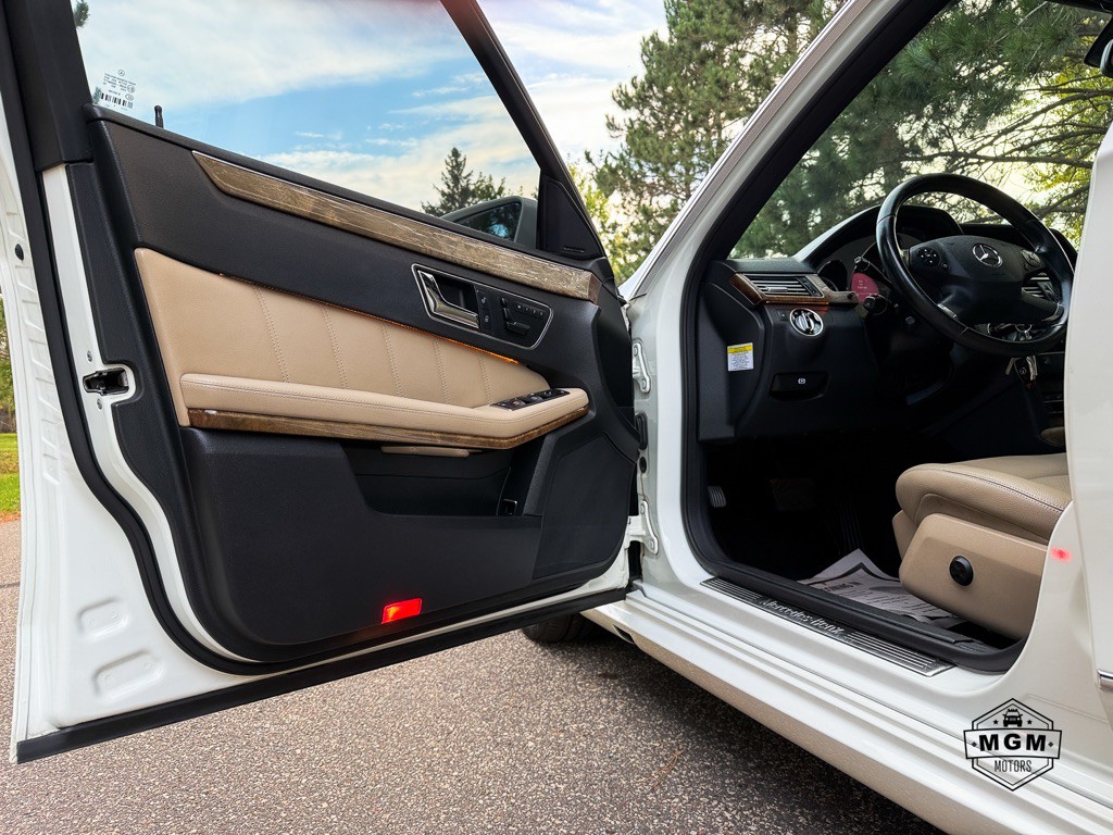 2011 Mercedes-Benz E-Class Image 9