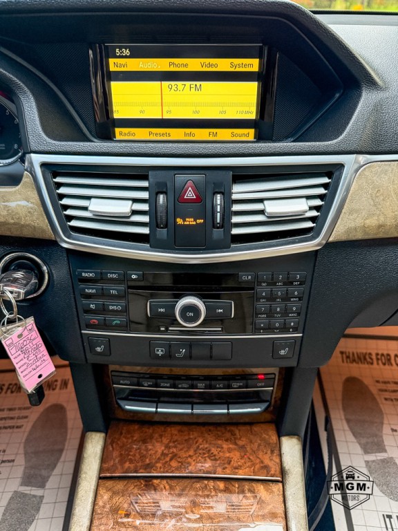 2011 Mercedes-Benz E-Class Image 16