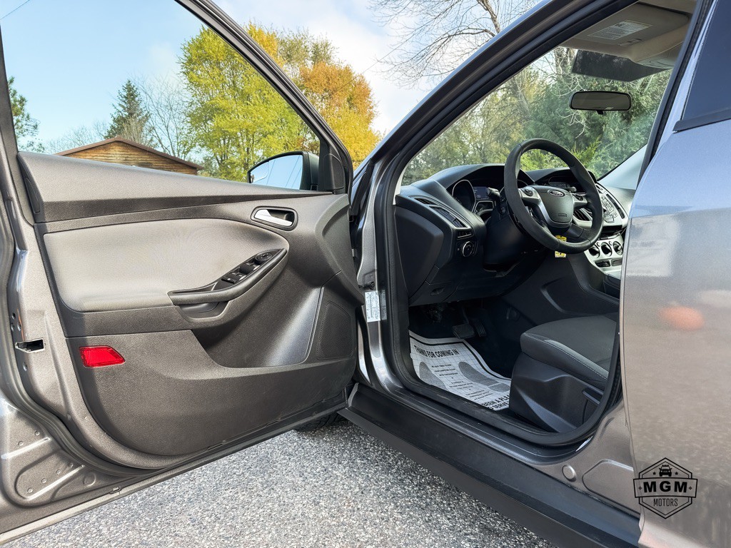 2014 Ford Focus Image 9