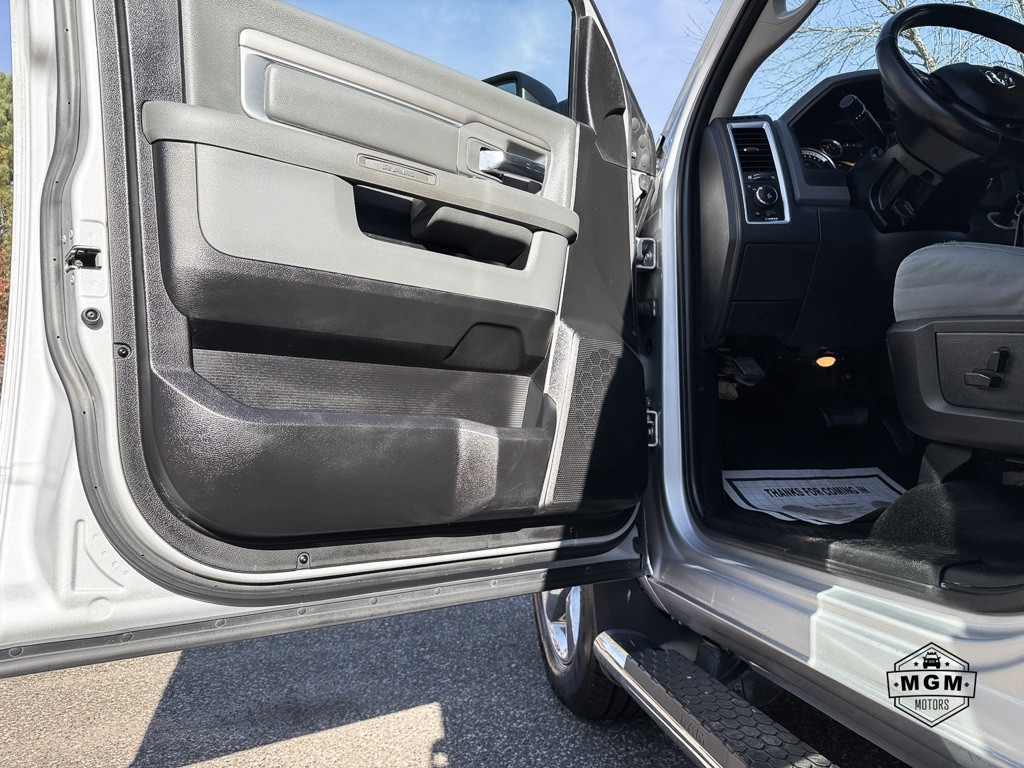 2015 RAM 1500 Image 9