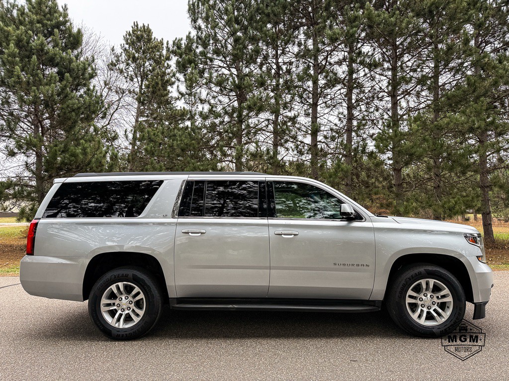 2015 Chevrolet Suburban Image 6