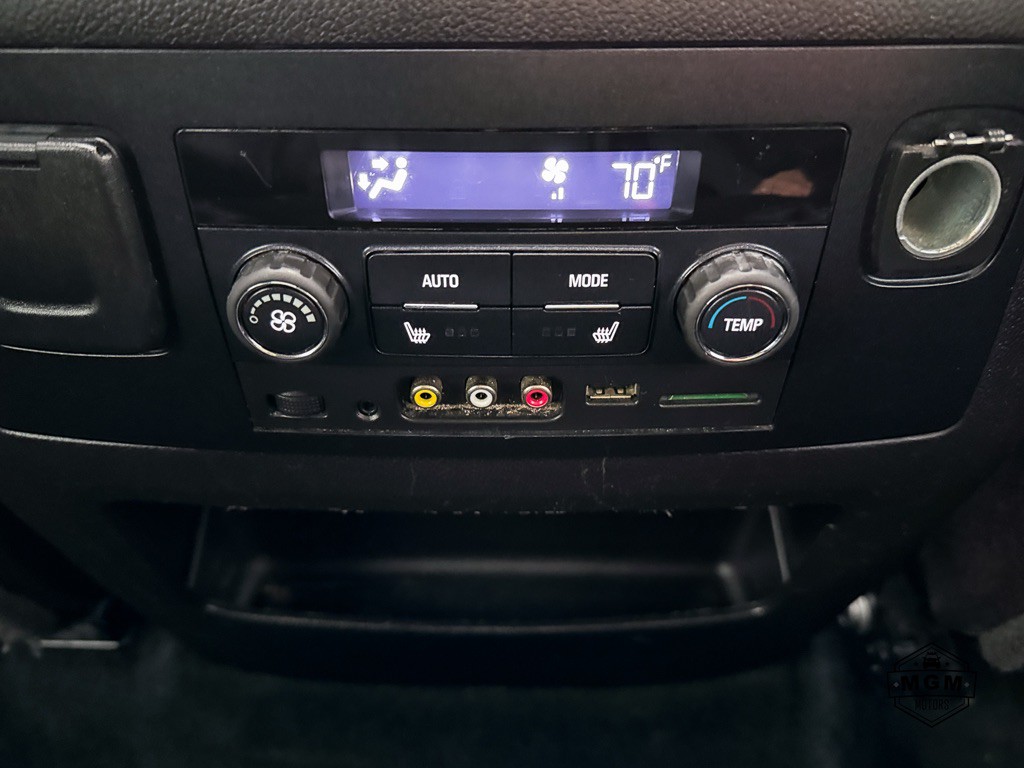 2015 Chevrolet Suburban Image 16