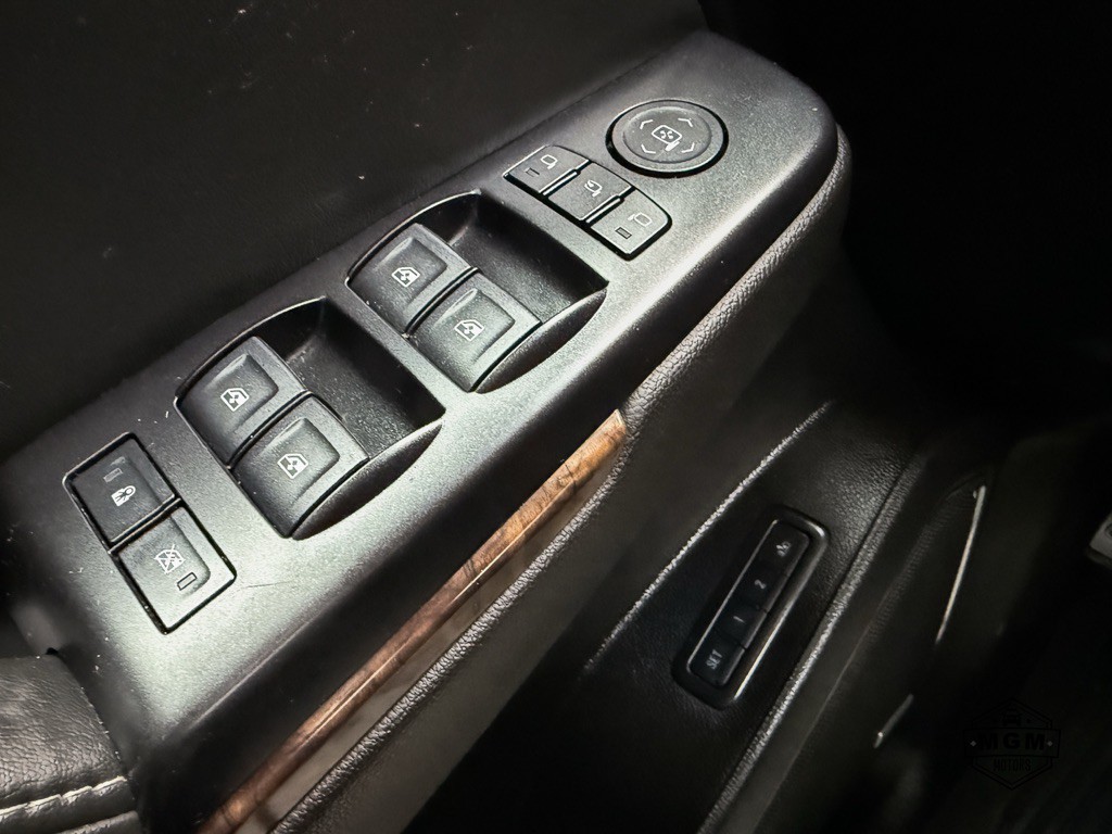 2015 Chevrolet Suburban Image 20