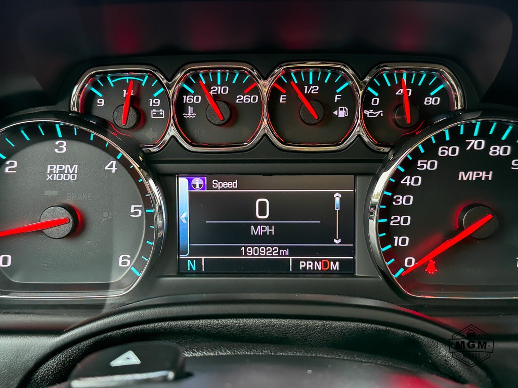 2015 Chevrolet Suburban Image 23