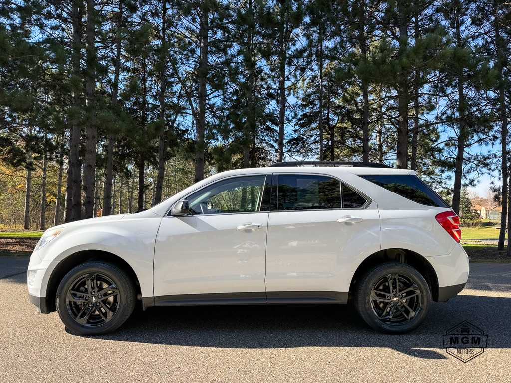 2017 Chevrolet Equinox Image 2