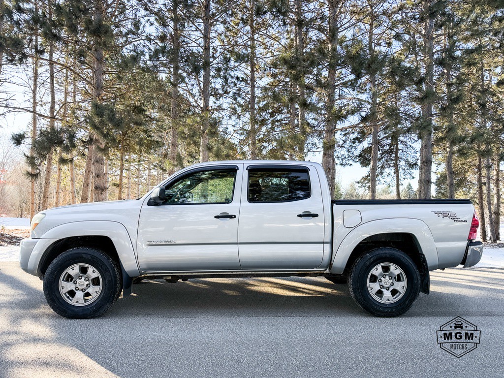 2005 Toyota Tacoma Image 2