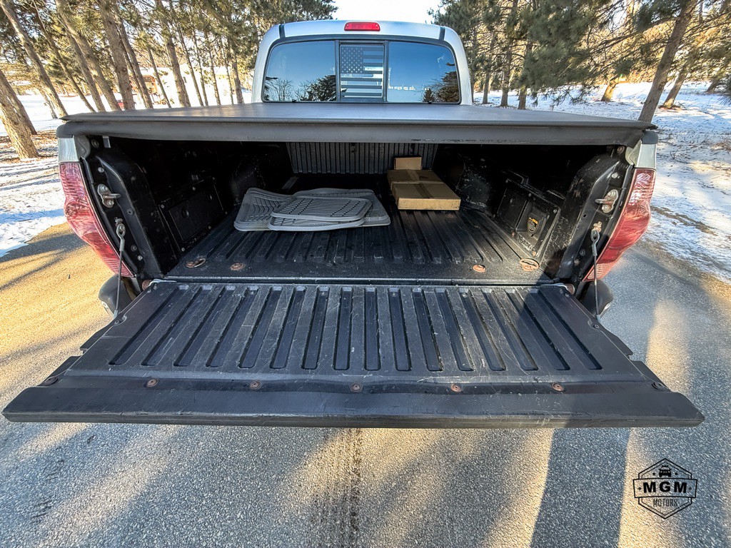 2005 Toyota Tacoma Image 12