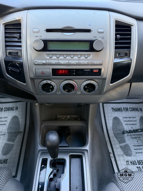 2005 Toyota Tacoma Image 16