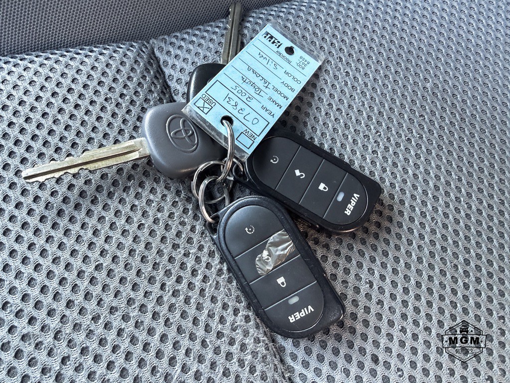 2005 Toyota Tacoma Image 21