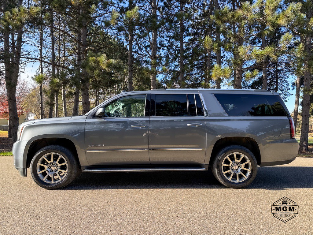 2020 GMC Yukon Image 2