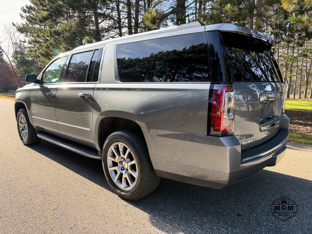 2020 GMC Yukon Image 3