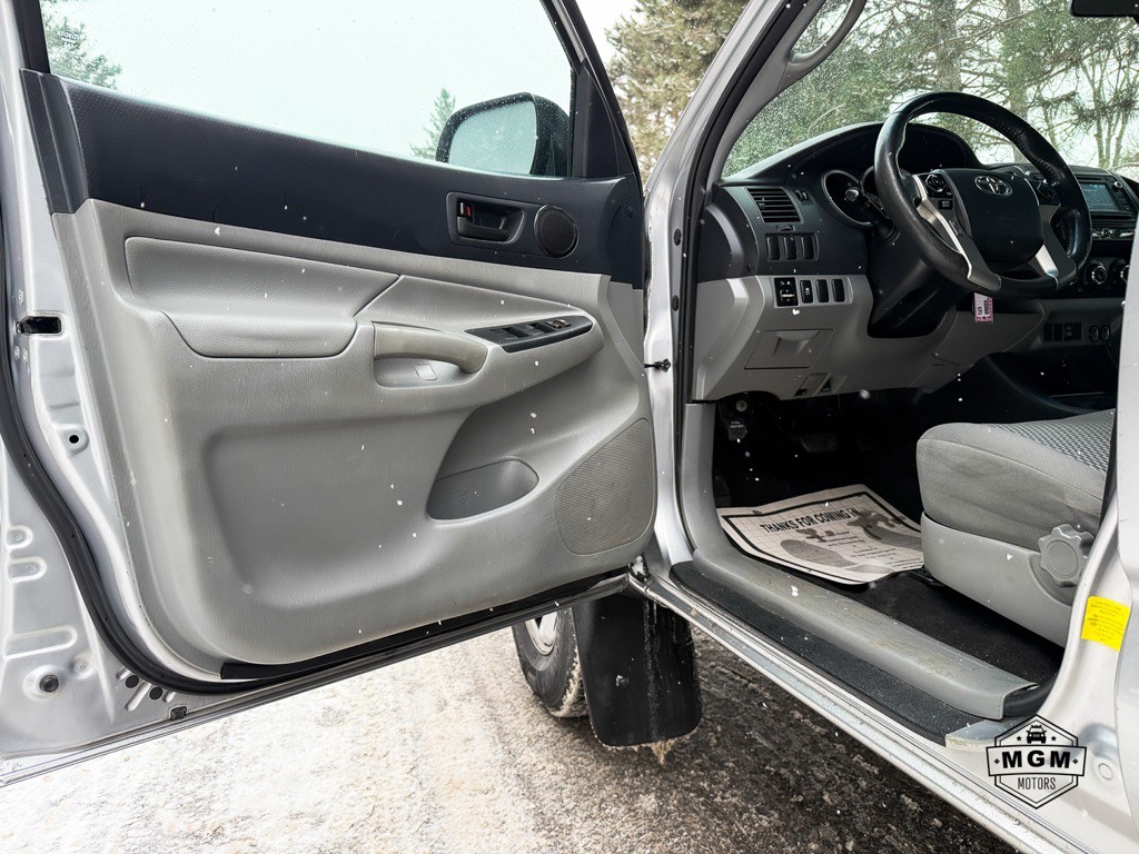 2014 Toyota Tacoma Image 9