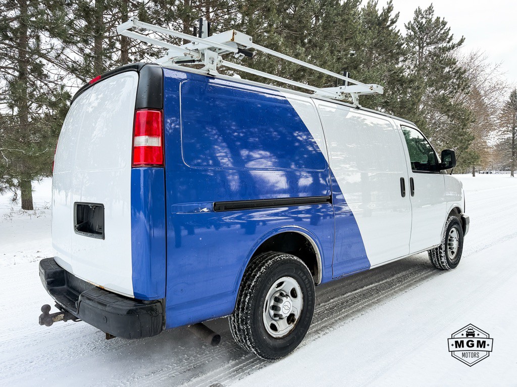 2017 Chevrolet Express Image 5