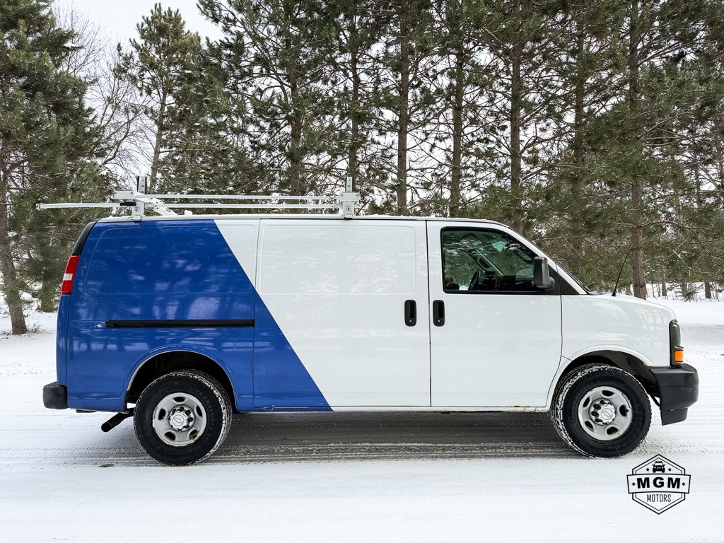 2017 Chevrolet Express Image 6