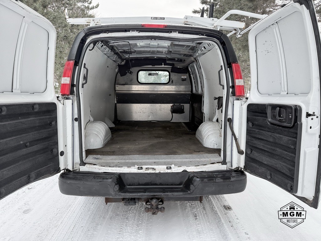 2017 Chevrolet Express Image 11