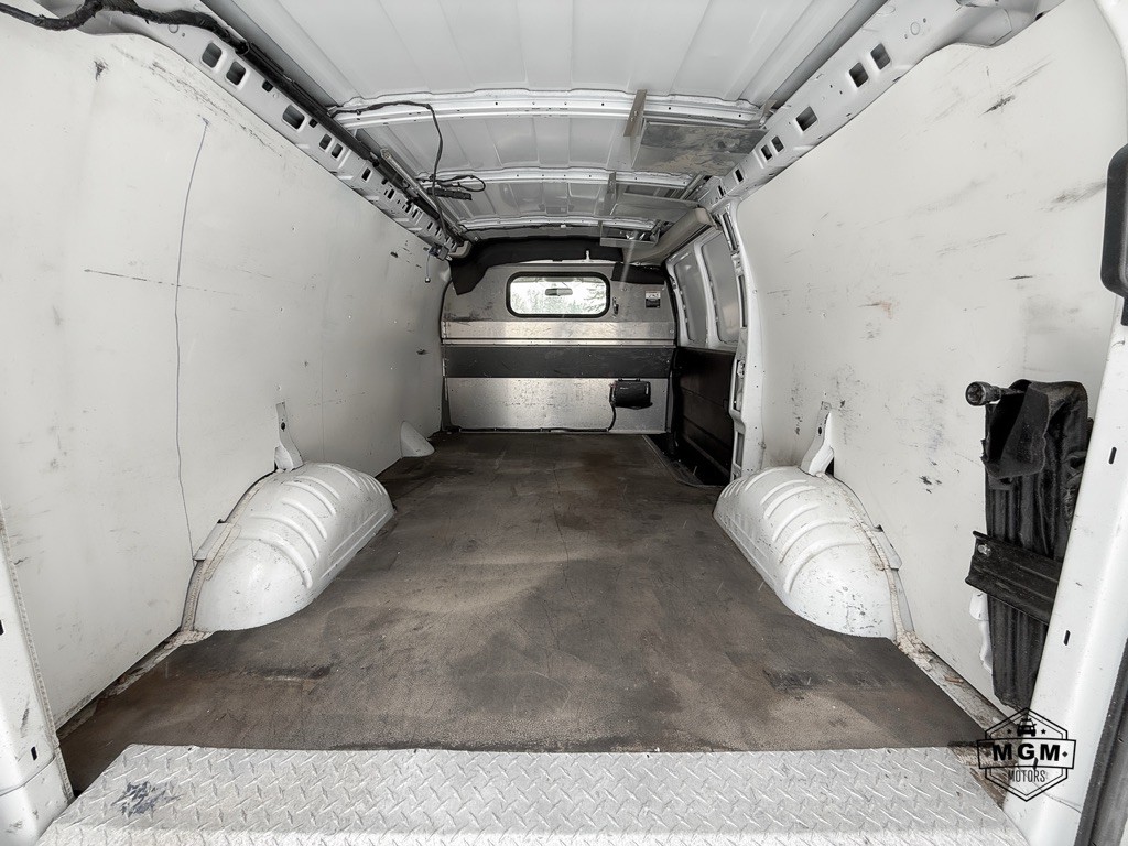 2017 Chevrolet Express Image 12