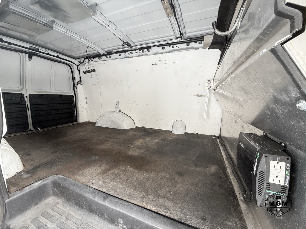 2017 Chevrolet Express Image 13