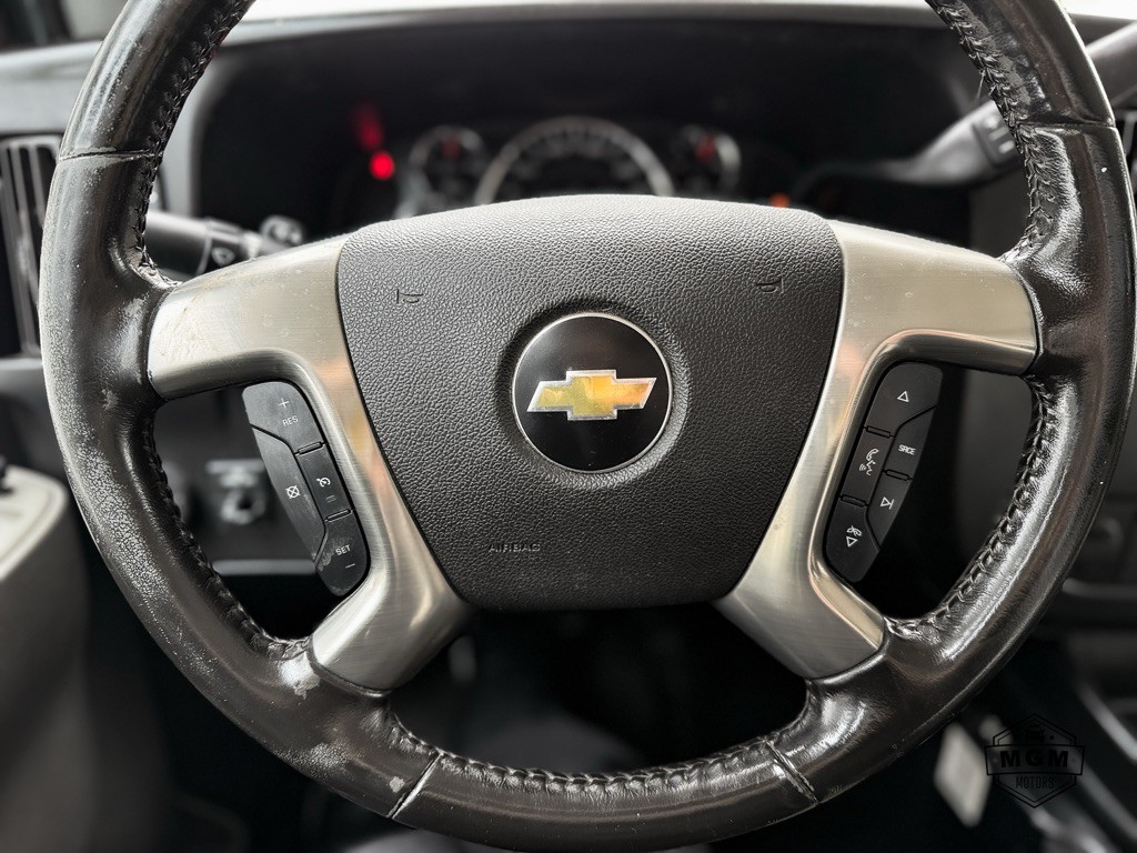2017 Chevrolet Express Image 19