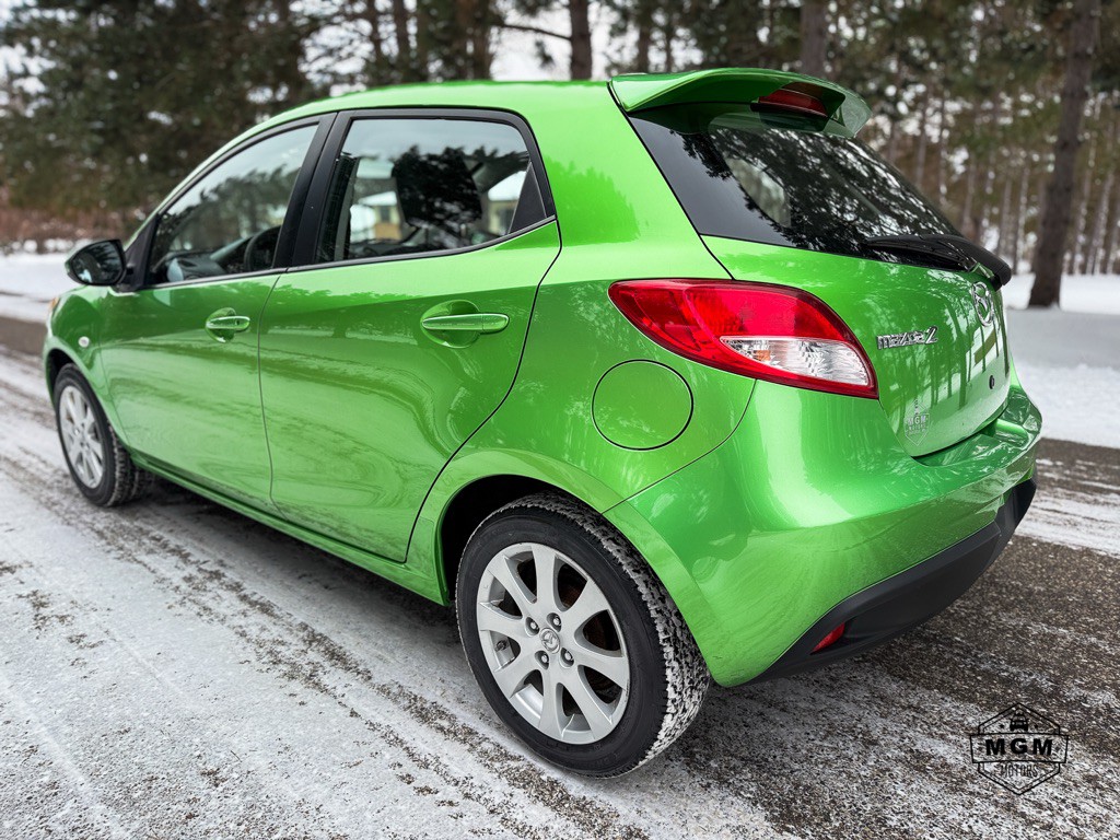 2011 Mazda Mazda2 Image 3