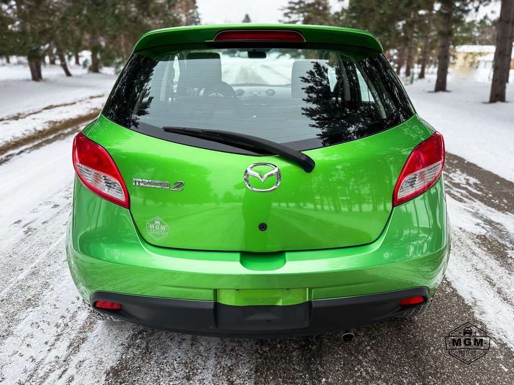 2011 Mazda Mazda2 Image 4