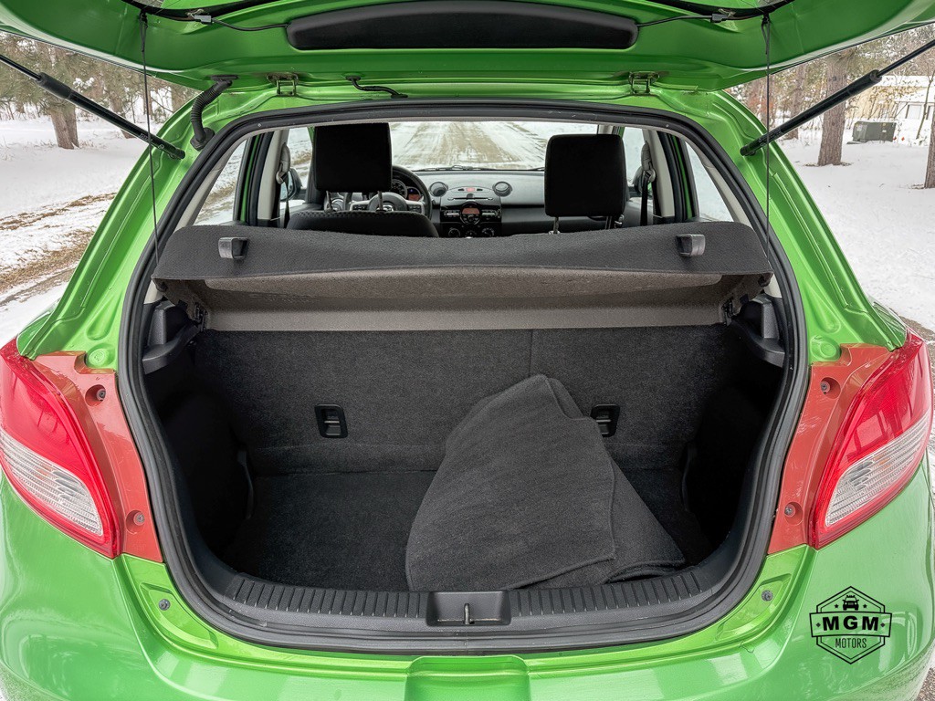 2011 Mazda Mazda2 Image 12