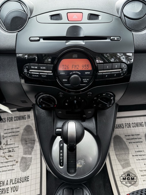 2011 Mazda Mazda2 Image 16