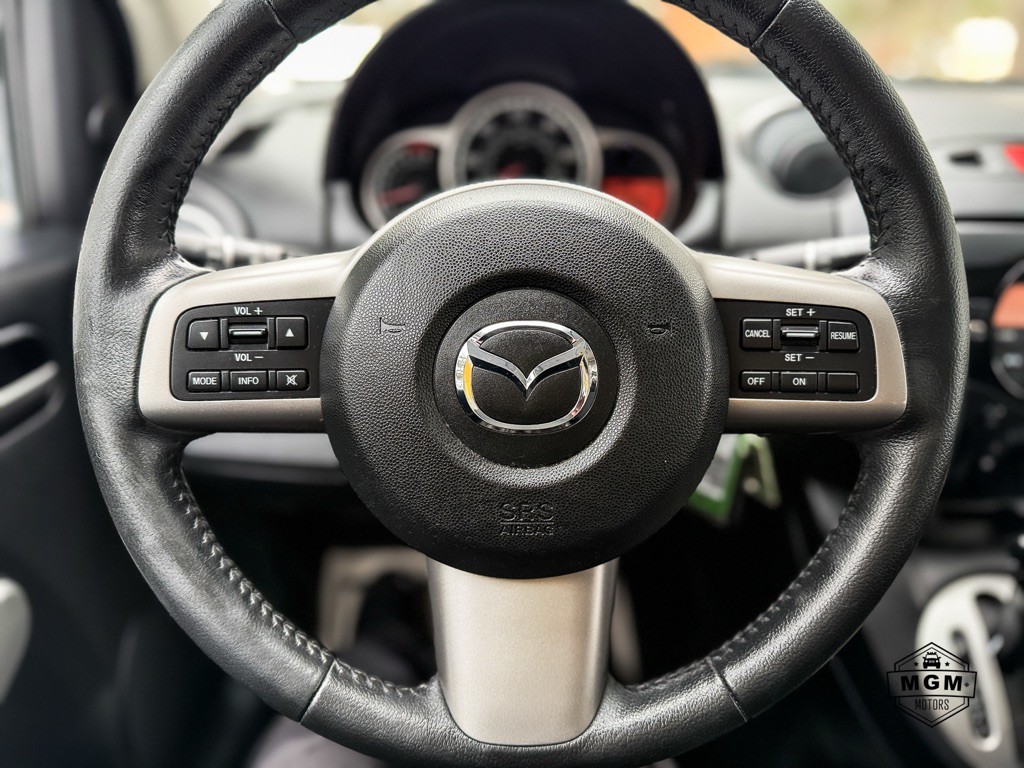 2011 Mazda Mazda2 Image 19