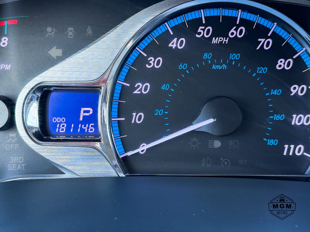 2012 Toyota Sienna Image 21