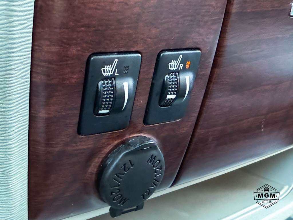 2012 Toyota Sienna Image 23