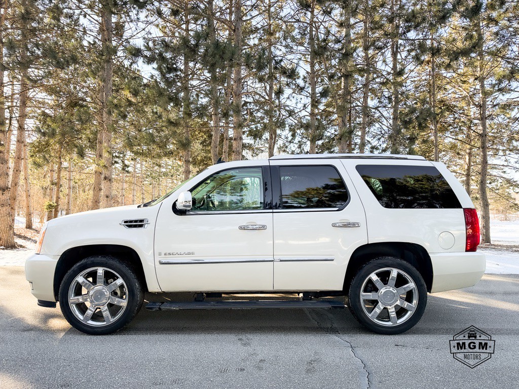 2007 Cadillac Escalade Image 2
