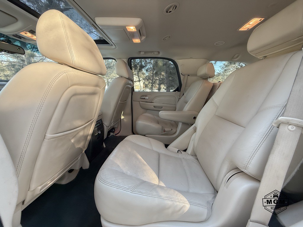 2007 Cadillac Escalade Image 11