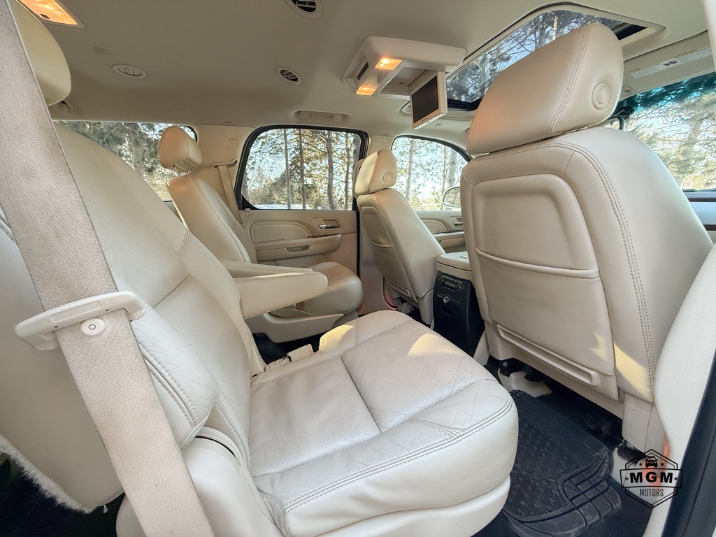 2007 Cadillac Escalade Image 14