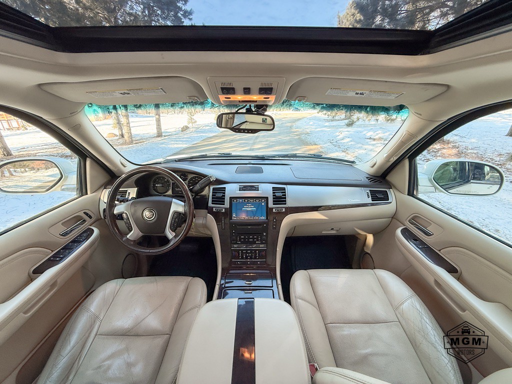 2007 Cadillac Escalade Image 17