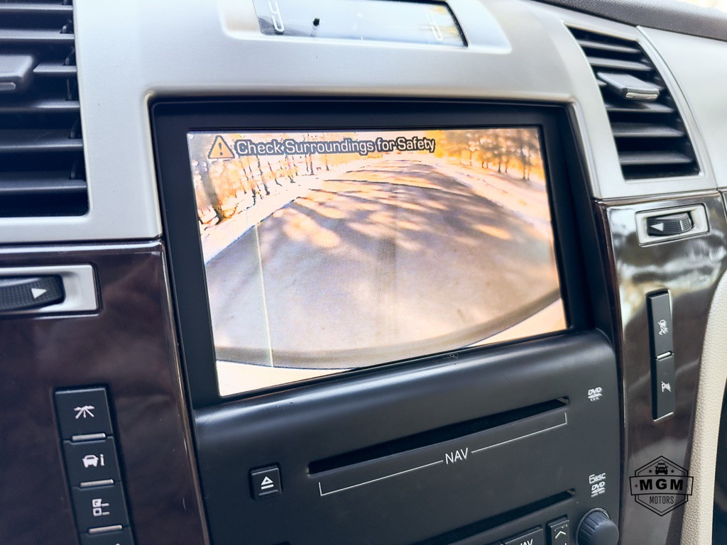 2007 Cadillac Escalade Image 21