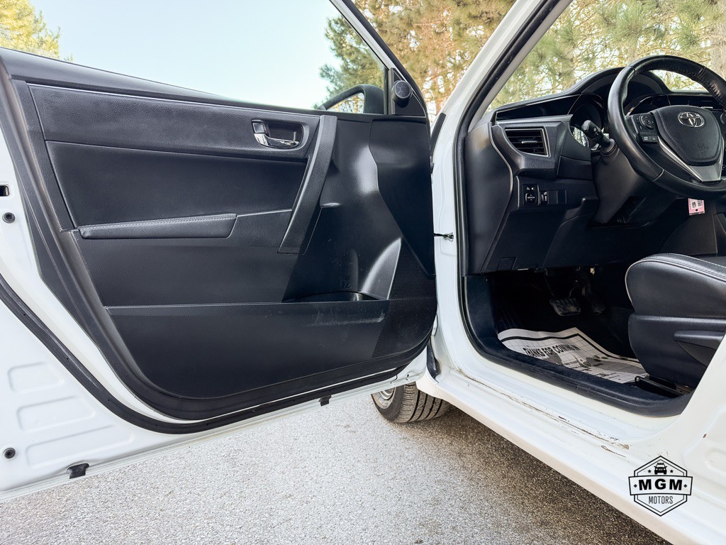 2016 Toyota Corolla Image 9