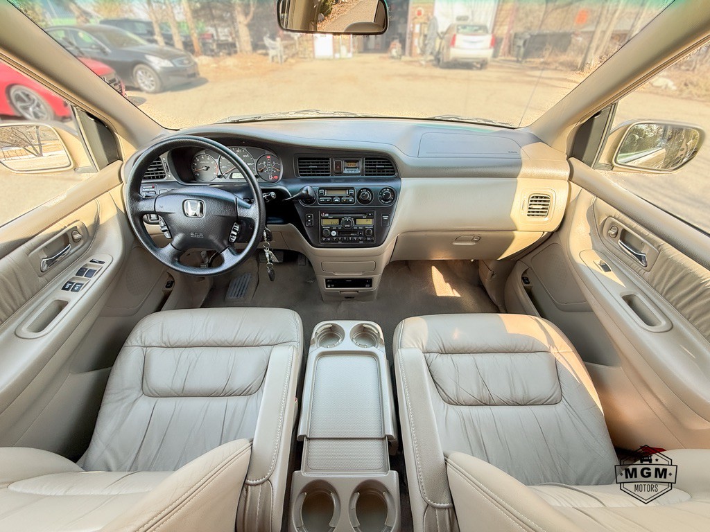 2004 Honda Odyssey Image 16