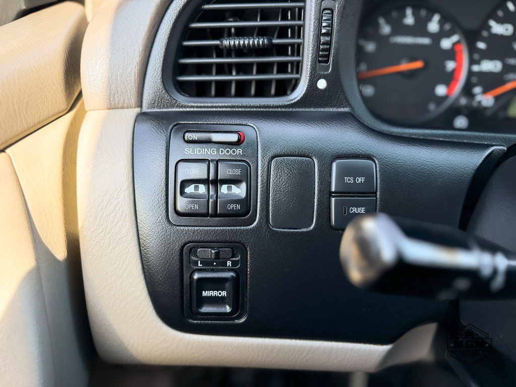 2004 Honda Odyssey Image 24