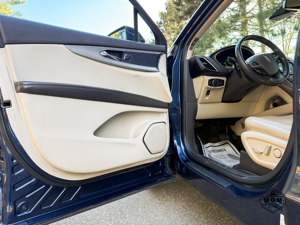 2017 Lincoln MKX Image 9