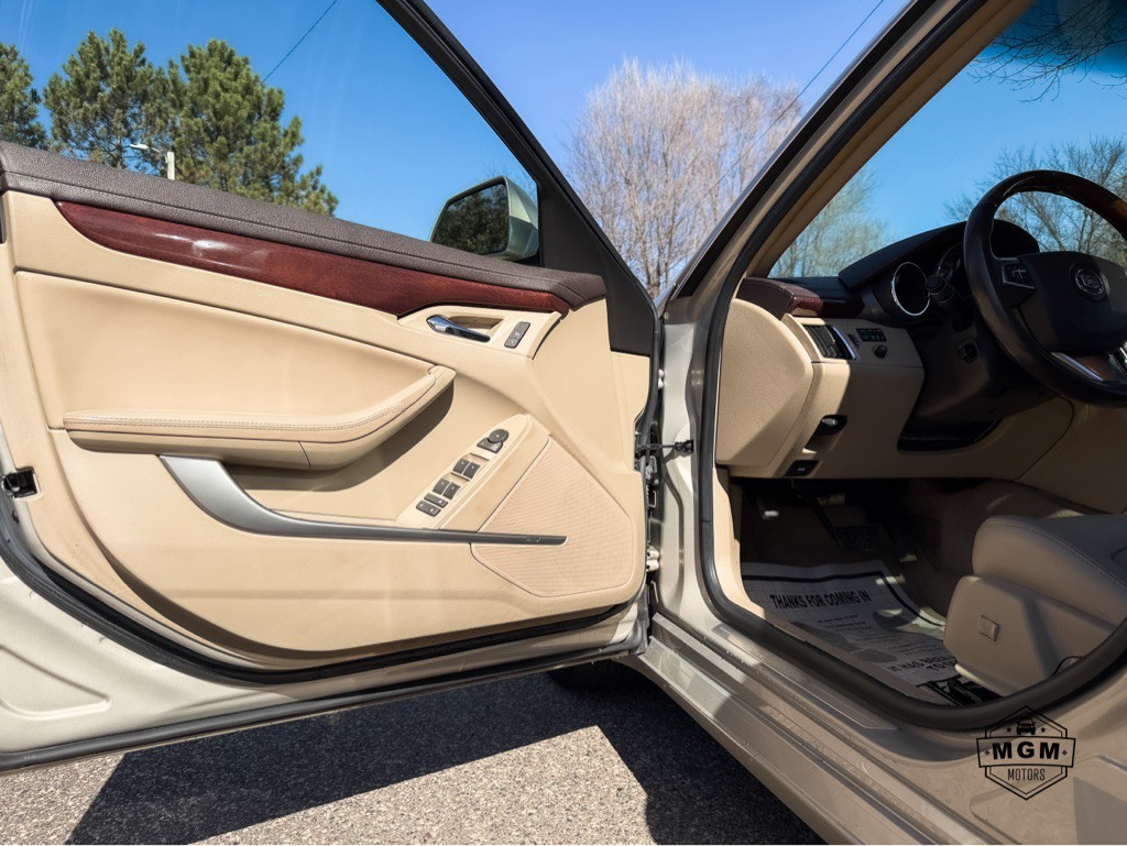 2009 Cadillac CTS Image 9