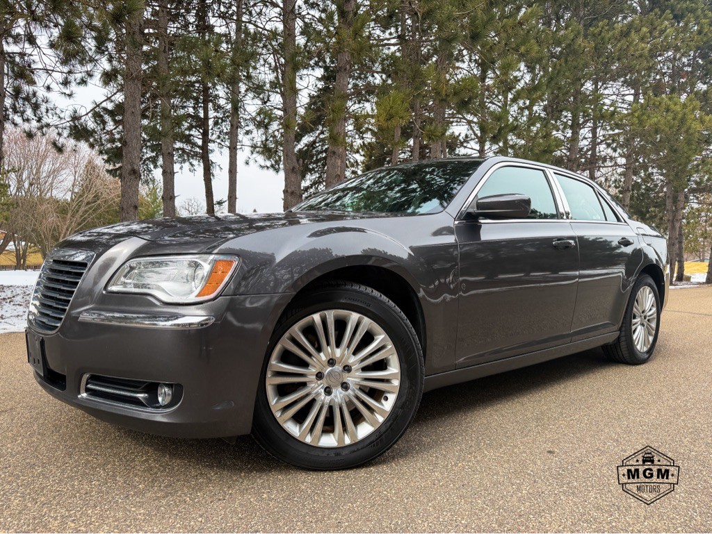2014 Chrysler 300 Image 1