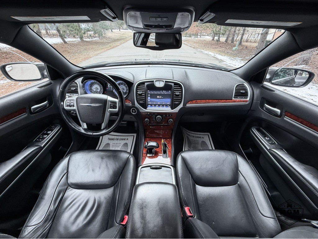 2014 Chrysler 300 Image 14