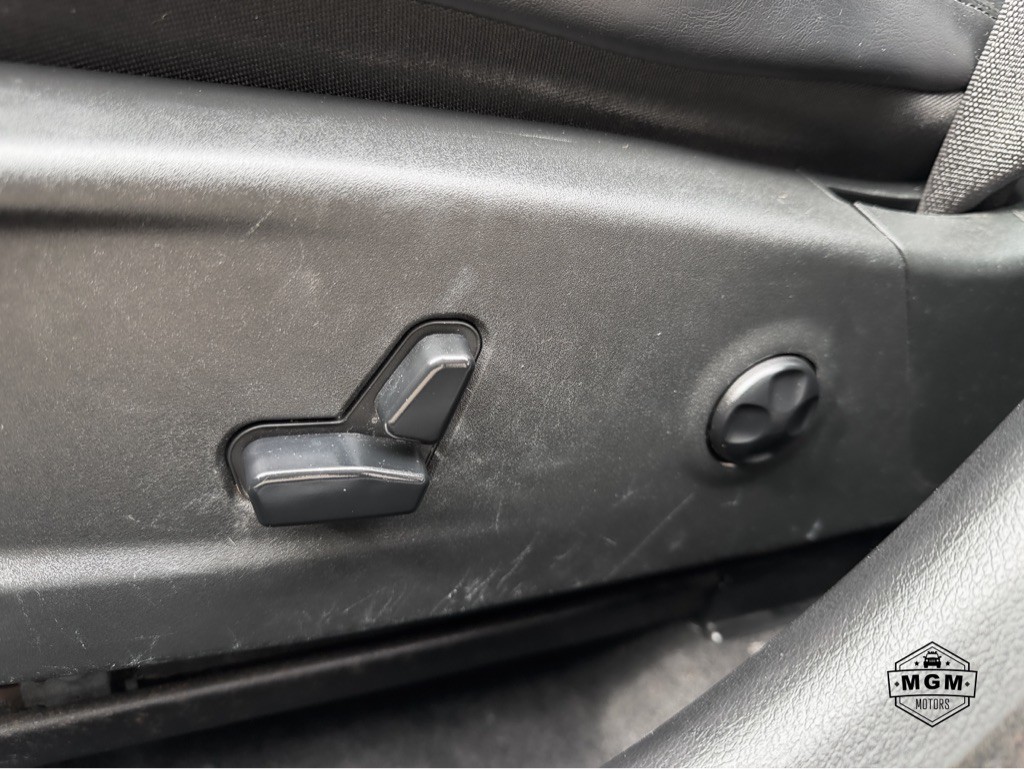 2014 Chrysler 300 Image 18