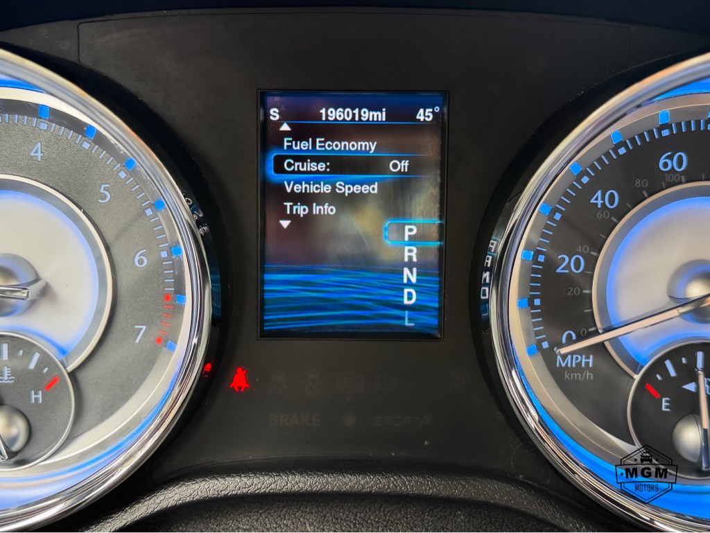 2014 Chrysler 300 Image 19