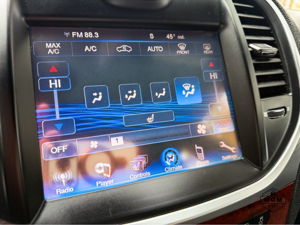 2014 Chrysler 300 Image 21