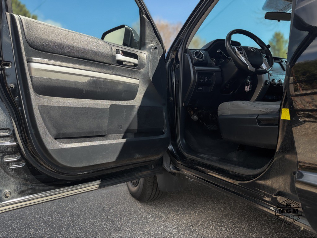 2015 Toyota Tundra Image 9