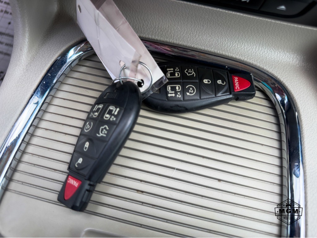 2016 Chrysler Town & Country Image 27